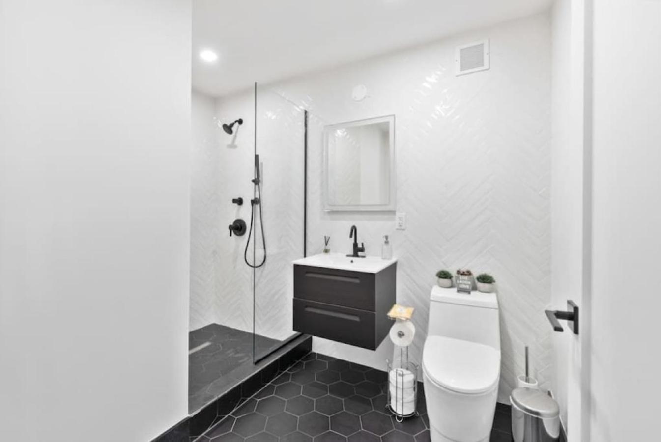 Luxe Studio With Charming Juliet Balcony Διαμέρισμα Νέα Υόρκη Εξωτερικό φωτογραφία